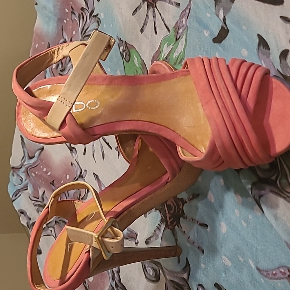 SIZE 7 PINK SUEDE, WOODEN  HEELS AND   RUBBER GRIP ALDO  STILETTOS